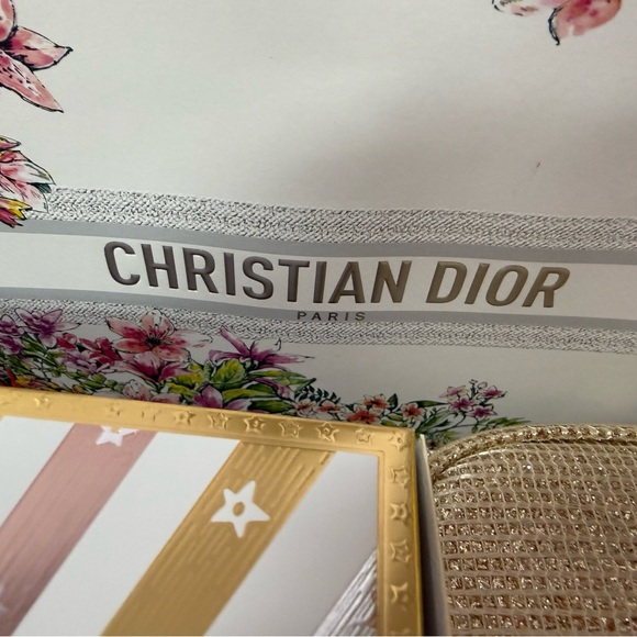 New Dior Beige Woven Cosmetic Pouch with Gold Logo - Picture 12 of 14